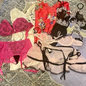 Vintage Victoria's Secret 6 Set with bonus 3 pieces;
